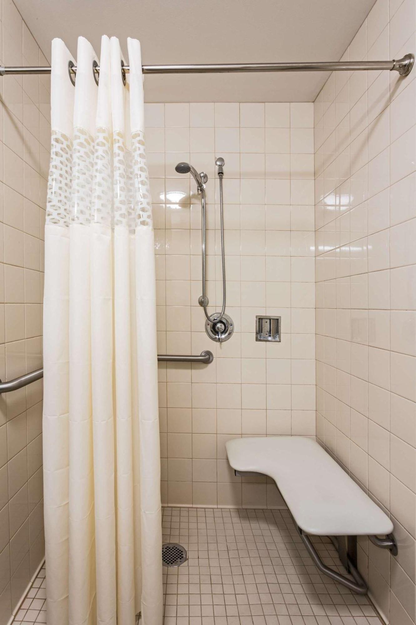 Hampton Inn Clearfield Buitenkant foto