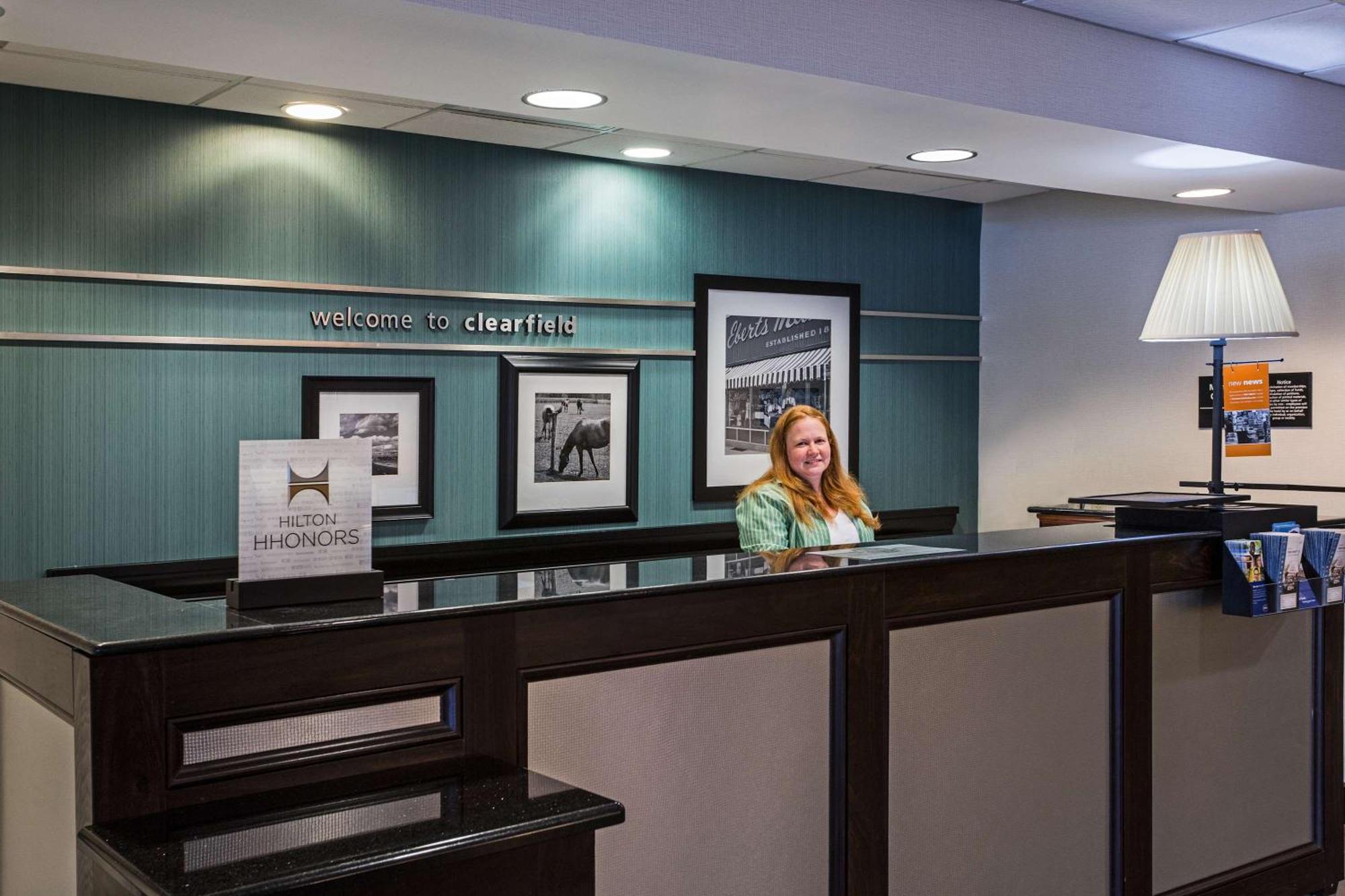 Hampton Inn Clearfield Buitenkant foto